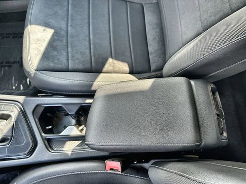 Used 2024 Volkswagen Taos SE image 24