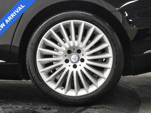 Used 2017 Mercedes-Benz Maybach S 550 4MATIC image 32