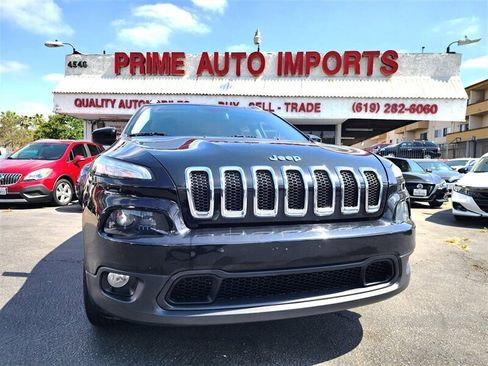 Used 2018 Jeep Cherokee Latitude image 11