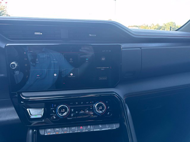 Used 2025 GMC Sierra 1500 AT4 w/ AT4 Premium Package AWD/4WD image 17
