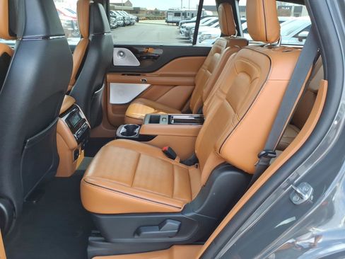 Used 2021 Lincoln Aviator Black Label image 9