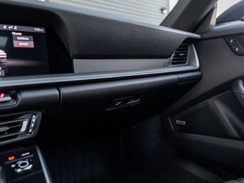 Certified 2021 Porsche 911 Carrera RWD image 30