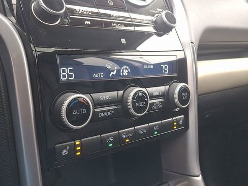 Used 2022 Subaru Ascent Limited w/ Technology Package image 17