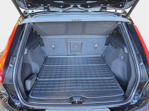 Used 2023 Volvo XC40 Recharge Ultimate w/ Protection Package Premier AWD/4WD image 14