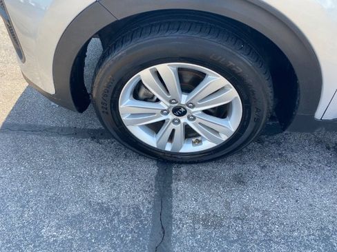 Used 2019 Kia Sportage LX image 19