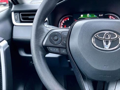 Used 2025 Toyota RAV4 XLE image 23