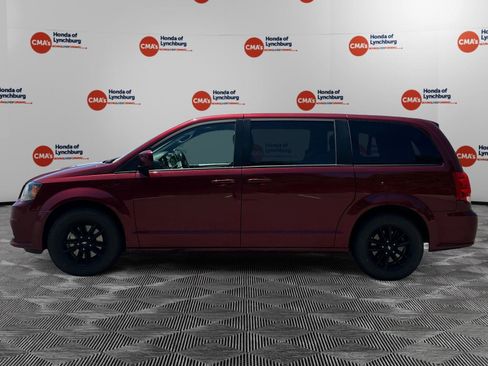Used 2019 Dodge Grand Caravan GT FWD image 2