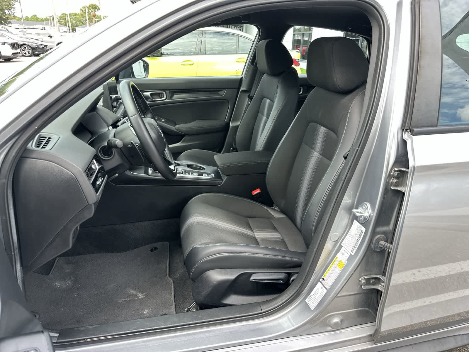 Used 2023 Honda Civic Sport image 3