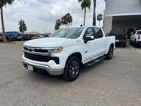 Used 2024 Chevrolet Silverado 1500 LT AWD/4WD image 3