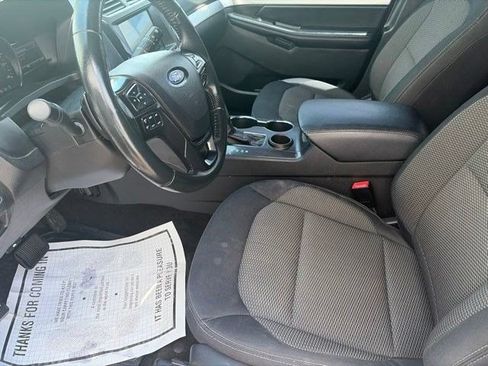 Used 2017 Ford Explorer XLT FWD image 9