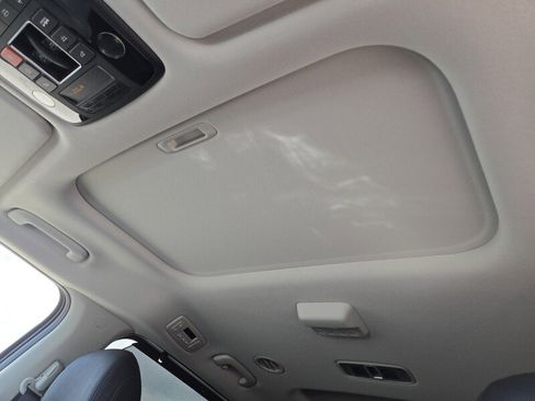 New 2025 Kia Carnival SX Prestige image 7