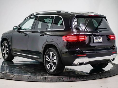 Used 2026 Mercedes-Benz GLB 250 image 2