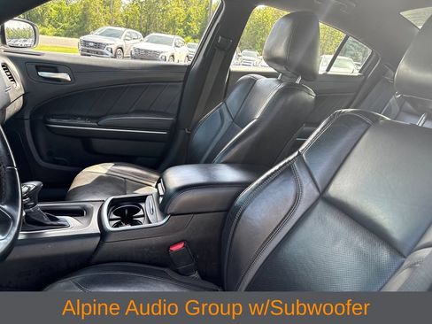 Used 2022 Dodge Charger SXT w/ Plus Group RWD image 4