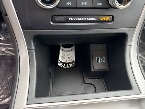 Used 2024 Ford Edge SEL w/ Convenience Package image 42