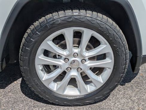 Certified 2017 Jeep Grand Cherokee Limited w/ Luxury Group II image 7