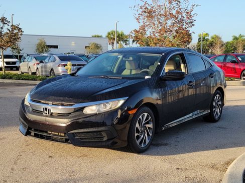Used 2018 Honda Civic EX image 3