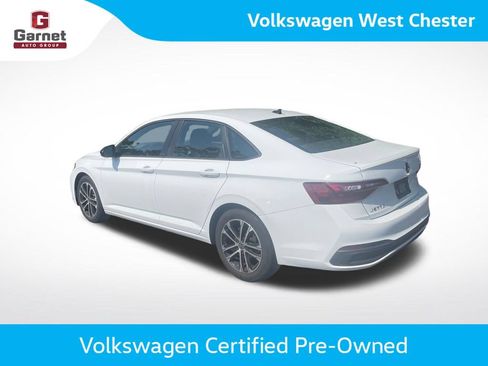 Used 2023 Volkswagen Jetta Sport FWD image 3