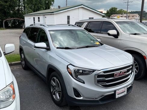 Used 2019 GMC Terrain SLT w/ Preferred Package FWD image 3