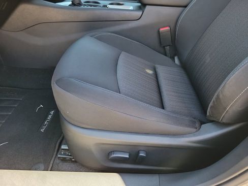 Used 2025 Nissan Altima 2.5 SV image 6