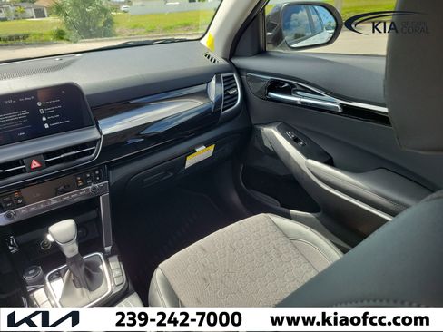 New 2026 Kia Seltos S FWD image 16