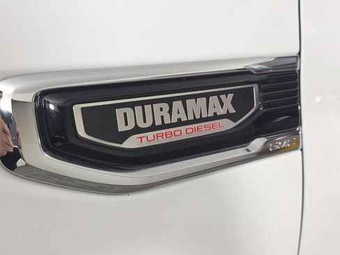 Used 2023 GMC Sierra 1500 Denali w/ Technology Package AWD/4WD image 12
