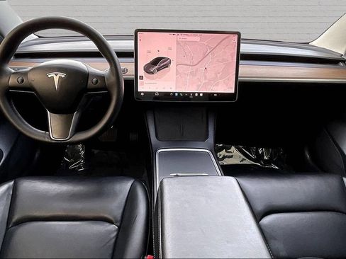 Used 2022 Tesla Model 3 Standard Range RWD image 5