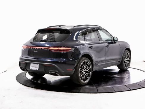 Certified 2023 Porsche Macan image 7