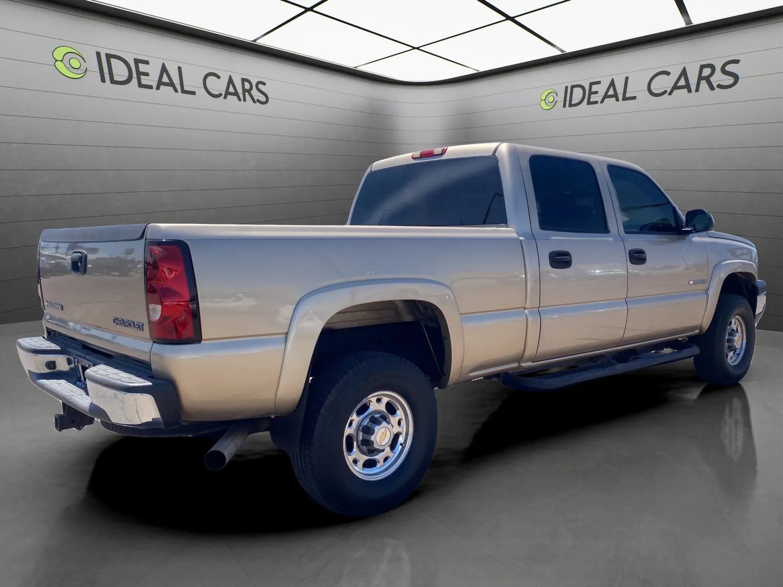 Used 2004 Chevrolet Silverado 2500 LT RWD image 5