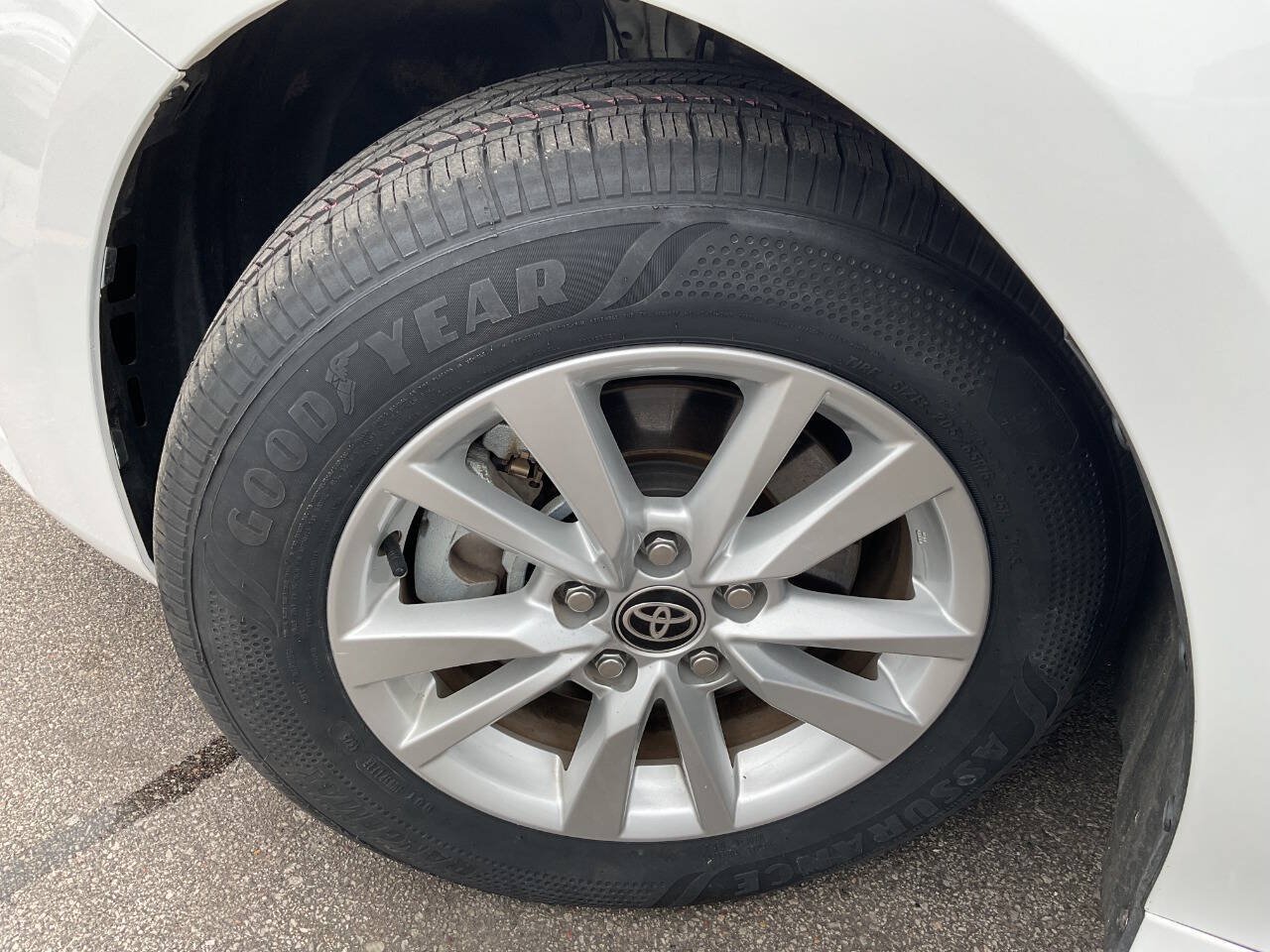 Used 2025 Toyota Camry LE FWD image 49