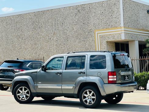 Used 2012 Jeep Liberty Sport RWD image 7