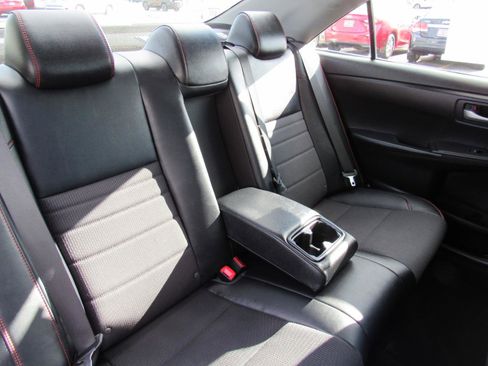 Used 2017 Toyota Camry SE w/ Moonroof Package image 27