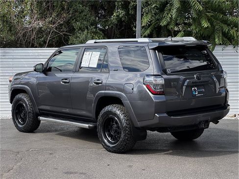 Used 2018 Toyota 4Runner SR5 Premium AWD/4WD image 3