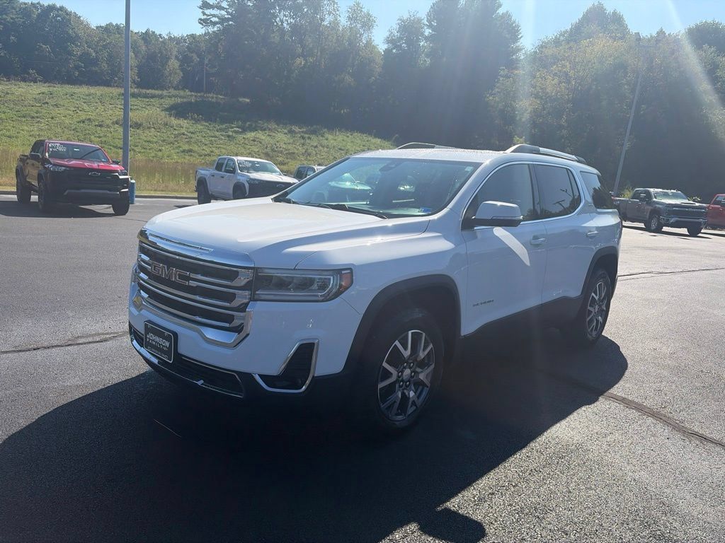 Used 2023 GMC Acadia SLT AWD/4WD image 4