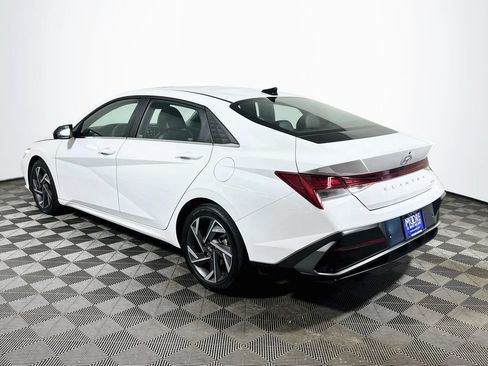 Used 2024 Hyundai Elantra Limited FWD image 5