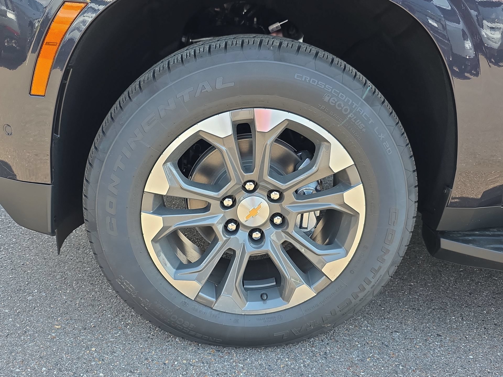 New 2026 Chevrolet Suburban LT w/ Advanced Technology Package AWD/4WD image 9