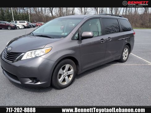 Used 2011 Toyota Sienna LE w/ Towing Pkg image 1
