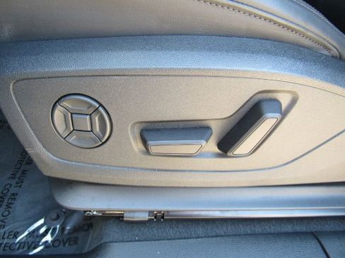 Used 2024 Audi Q3 2.0T Premium w/ Convenience Package image 16