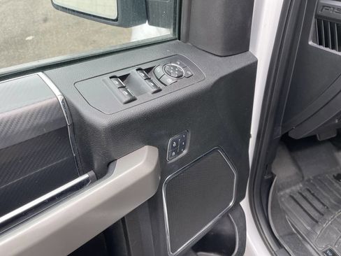 Used 2018 Ford F150 Lariat w/ Equipment Group 502A Luxury image 11