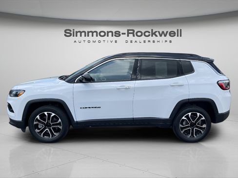 Used 2023 Jeep Compass Limited AWD/4WD image 3