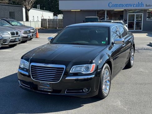 Used 2014 Chrysler 300 C RWD image 9