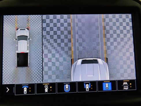 Used 2023 GMC Sierra 2500 Denali w/ Denali Black Diamond Edition image 17