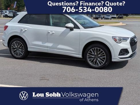 Used 2023 Audi Q3 2.0T Premium w/ Convenience Package AWD/4WD image 1