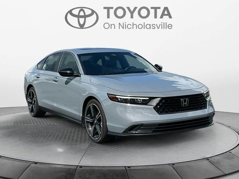 Used 2023 Honda Accord Sport image 8
