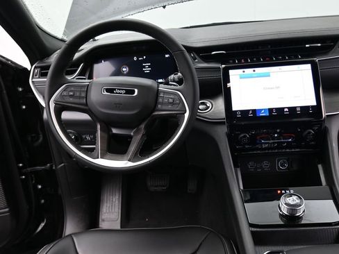 New 2025 Jeep Grand Cherokee L Limited w/ Black Appearance Package image 33