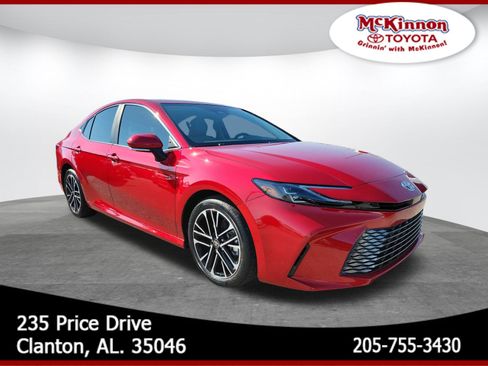 Used 2026 Toyota Camry XLE FWD image 1