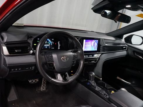 Used 2025 Toyota Camry SE FWD image 7