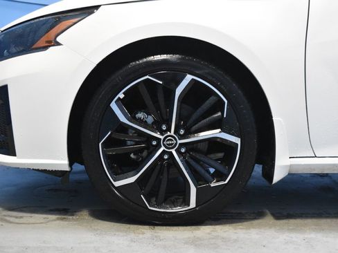 Certified 2025 Nissan Altima 2.5 SR image 22