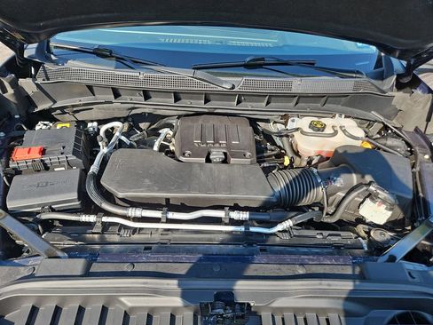 Used 2023 Chevrolet Silverado 1500 LT AWD/4WD image 23