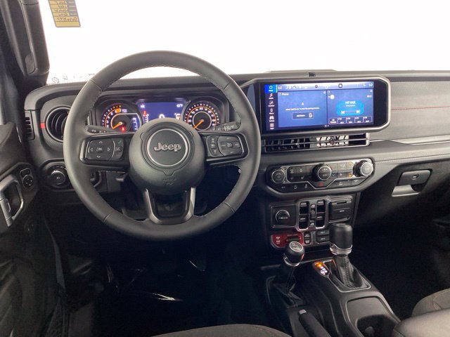 Used 2025 Jeep Wrangler Unlimited Rubicon w/ Convenience Group AWD/4WD image 20