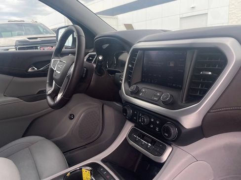 Used 2023 GMC Acadia SLT w/ Technology Package FWD image 29
